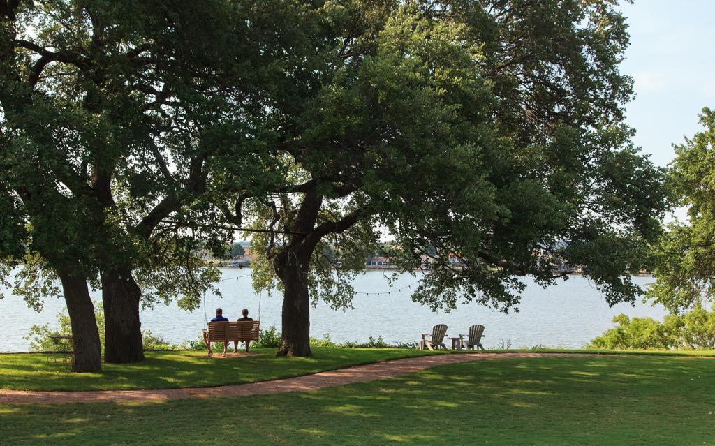 Inn On Lake Granbury Kültér fotó